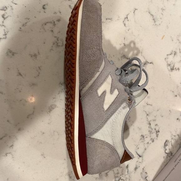 New Balance 420 size 7.5 - Picture 2 of 4